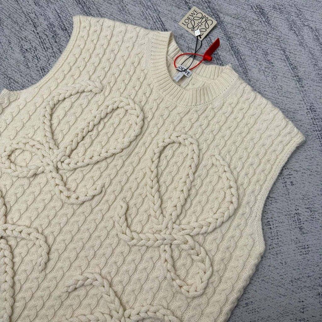 CABLE KNIT VEST