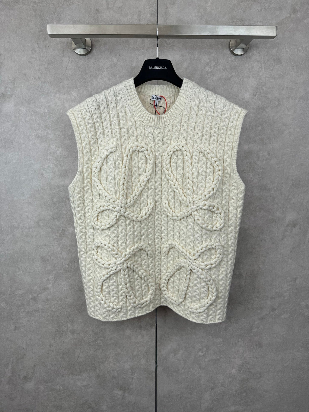 CABLE KNIT VEST