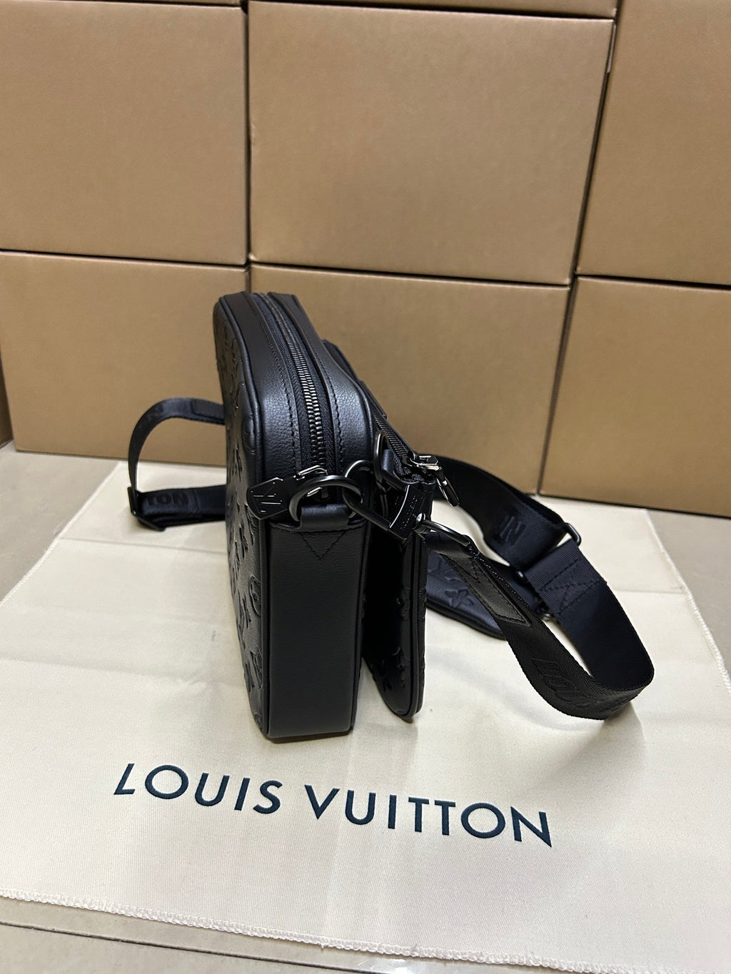 EMBOSSED LEATHER CROSSBODY BAG SET
