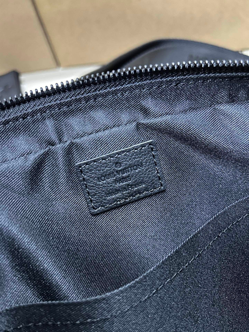 EMBOSSED LEATHER CROSSBODY BAG SET
